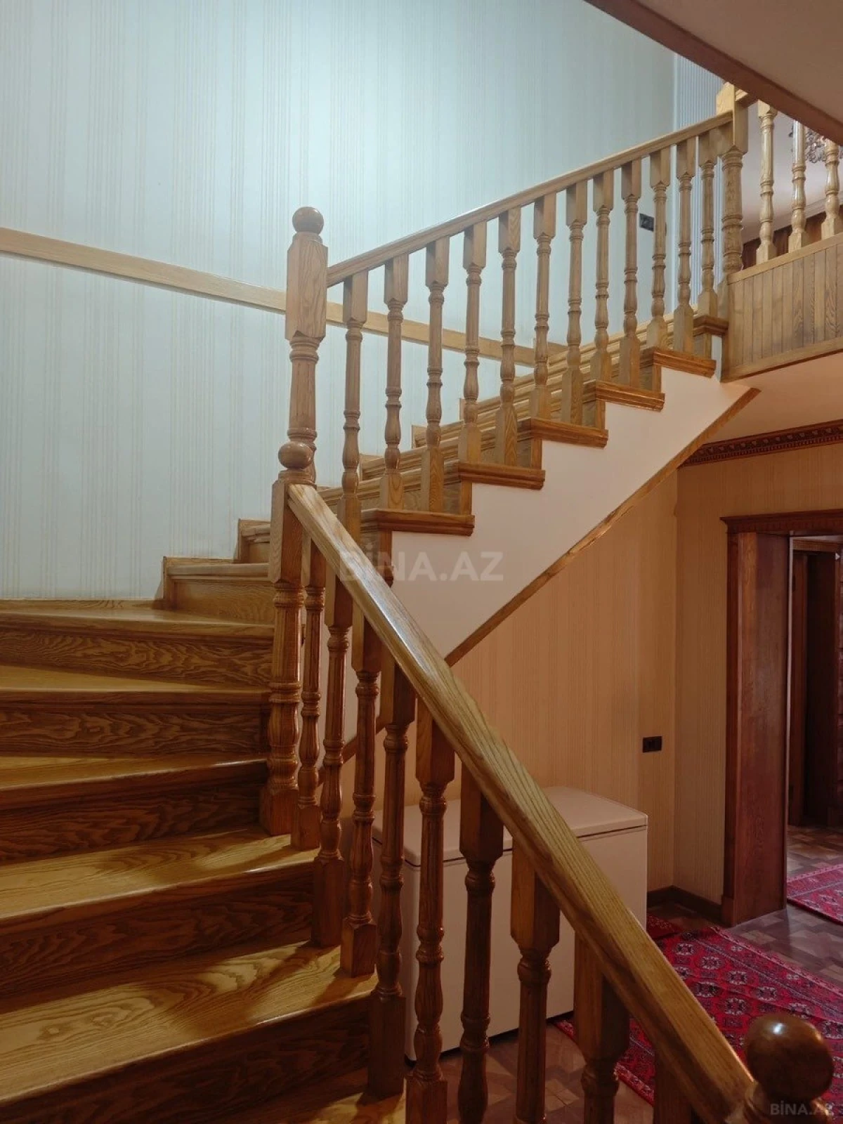Satılır 5 otaqlı həyət evi 280 m²