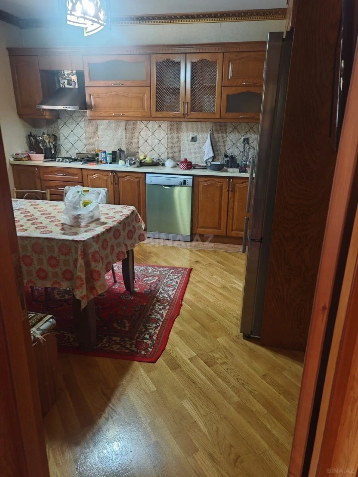 Satılır 5 otaqlı həyət evi 280 m²