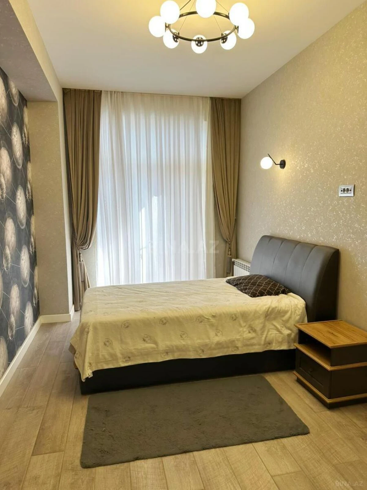 Kirayə verilir 4 otaqlı mənzil 150 m²