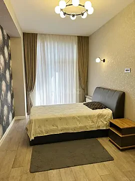 Kirayə verilir 4 otaqlı mənzil 150 m²