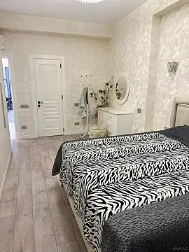 Kirayə verilir 4 otaqlı mənzil 150 m²