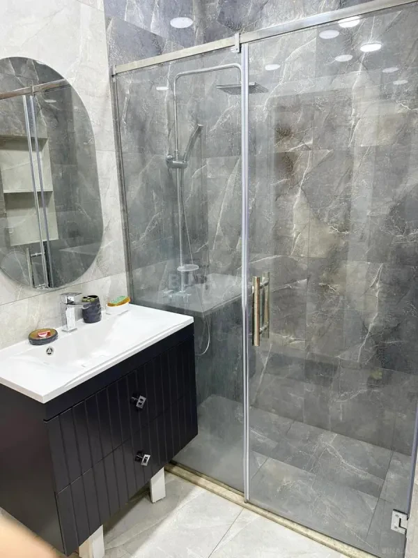 Kirayə verilir 4 otaqlı mənzil 150 m²