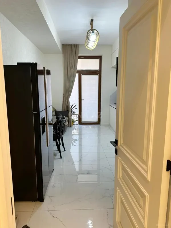 Kirayə verilir 4 otaqlı mənzil 150 m²