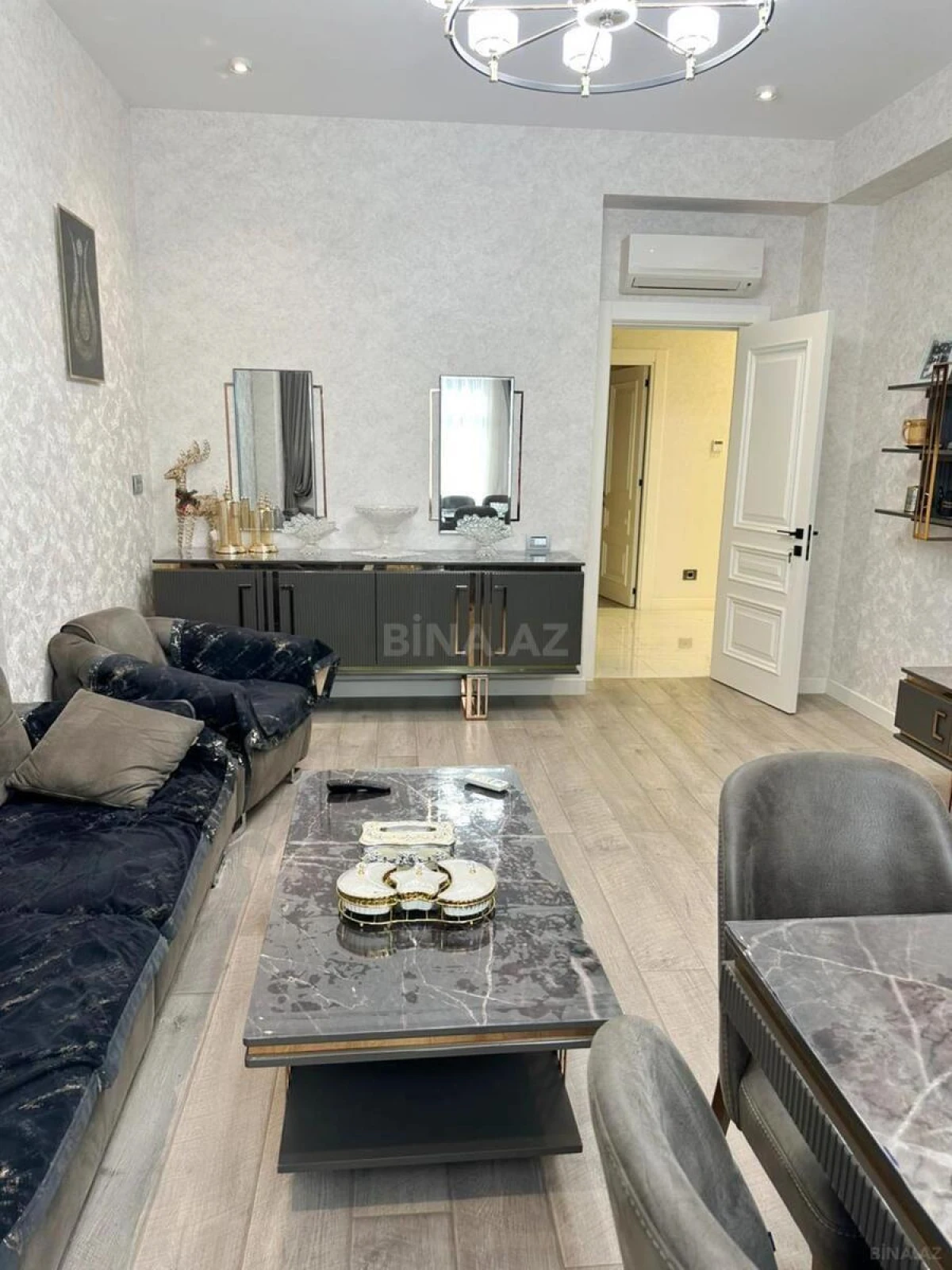 Kirayə verilir 4 otaqlı mənzil 150 m²