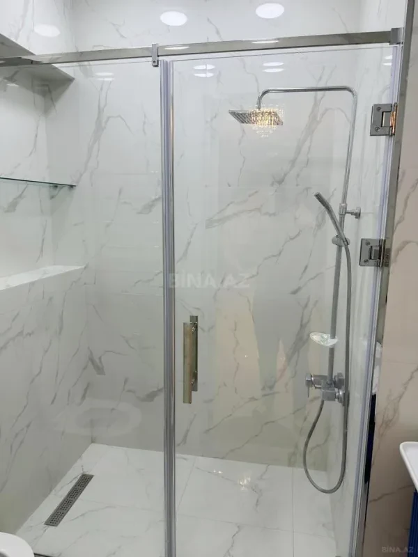 Kirayə verilir 4 otaqlı mənzil 150 m²