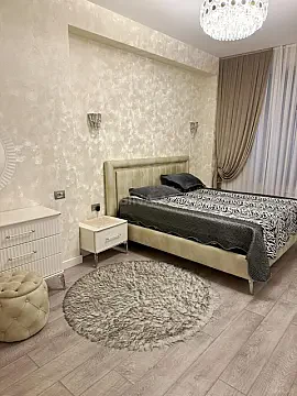 Kirayə verilir 4 otaqlı mənzil 150 m²