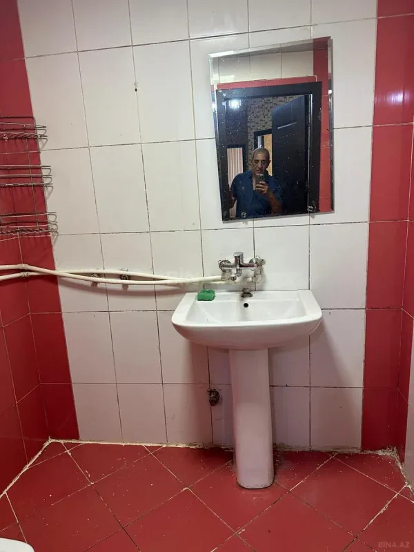 Kirayə verilir 2 otaqlı mənzil 75 m²