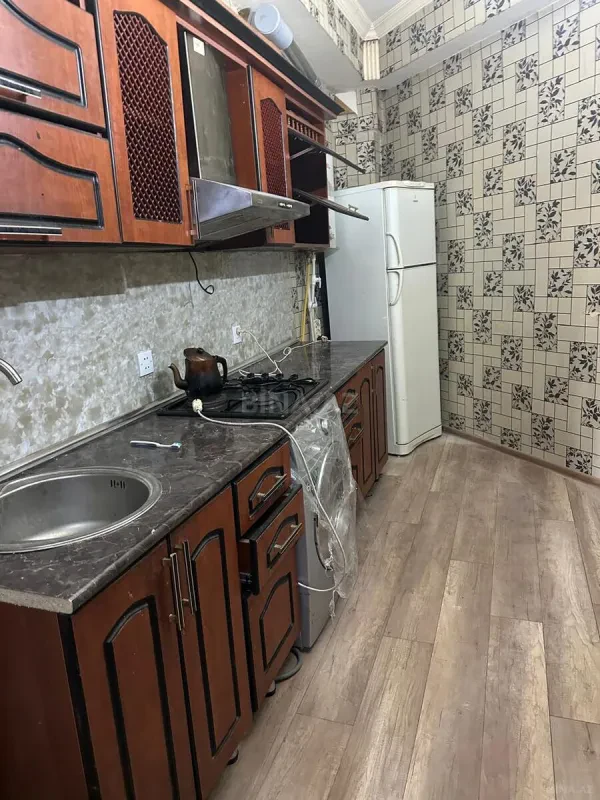 Kirayə verilir 2 otaqlı mənzil 75 m²