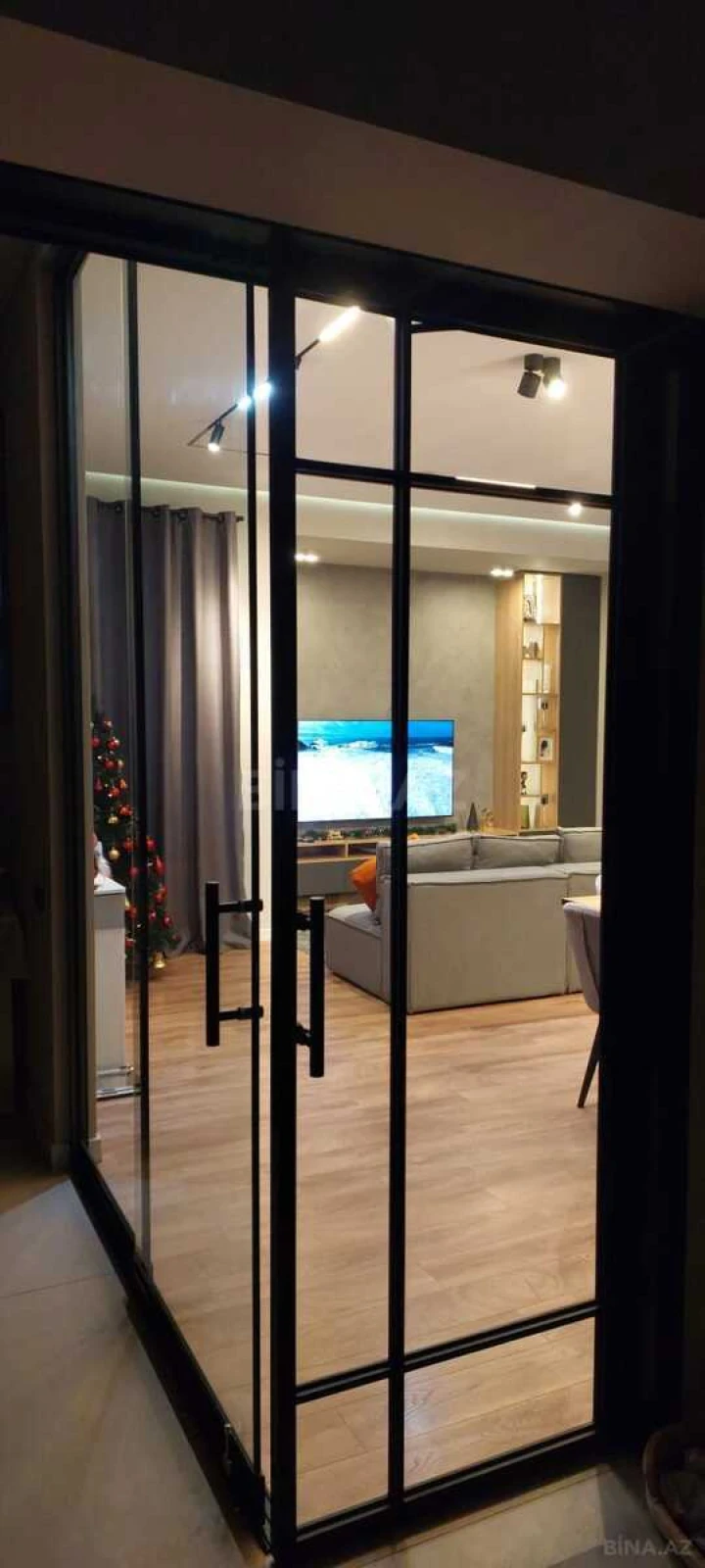 Satılır 3 otaqlı mənzil 130 m²