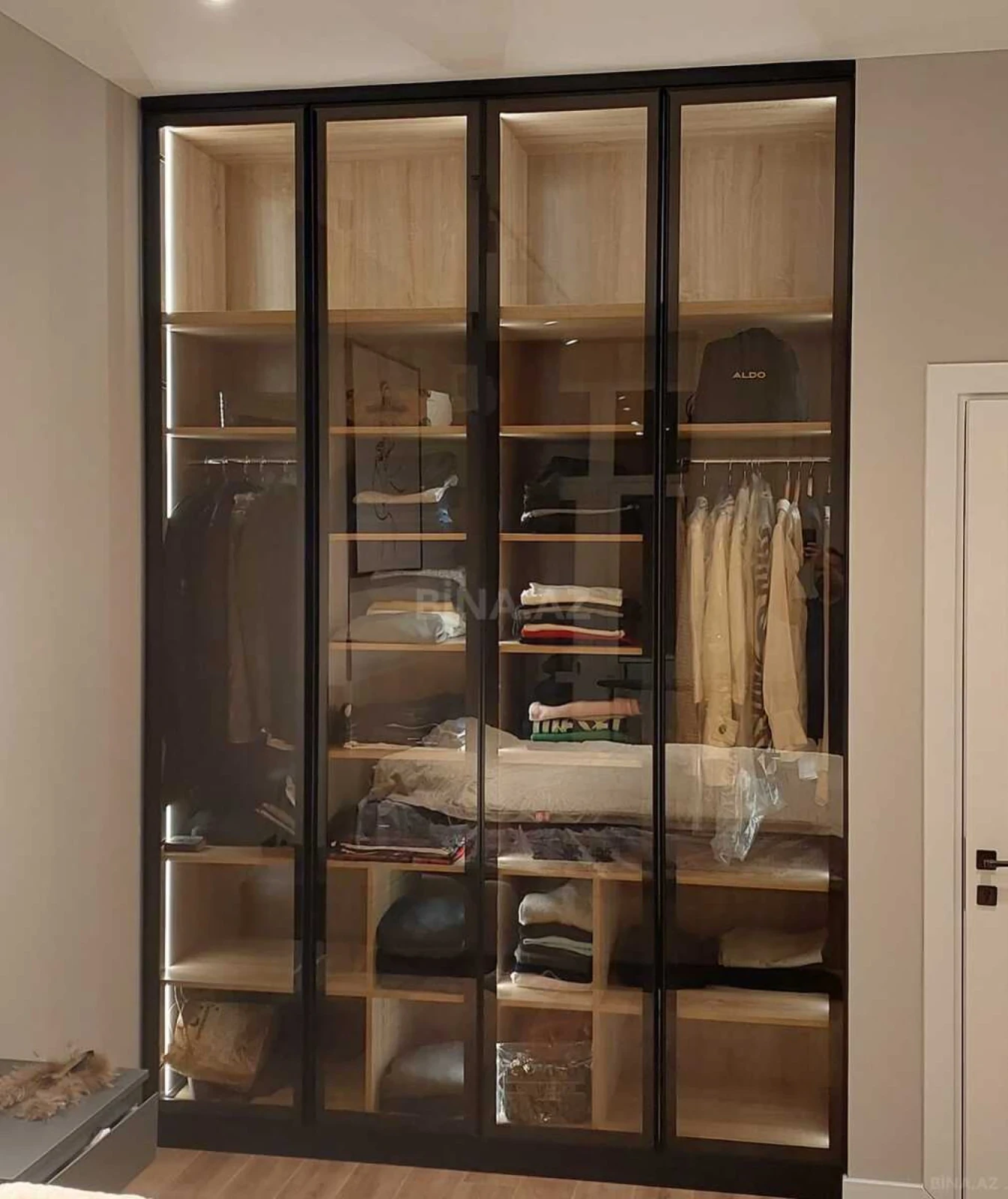 Satılır 3 otaqlı mənzil 130 m²