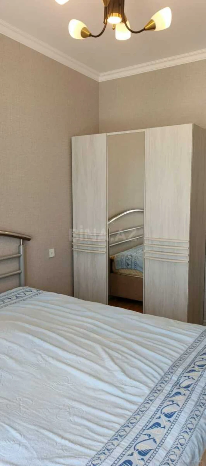 Kirayə verilir 2 otaqlı mənzil 60 m²