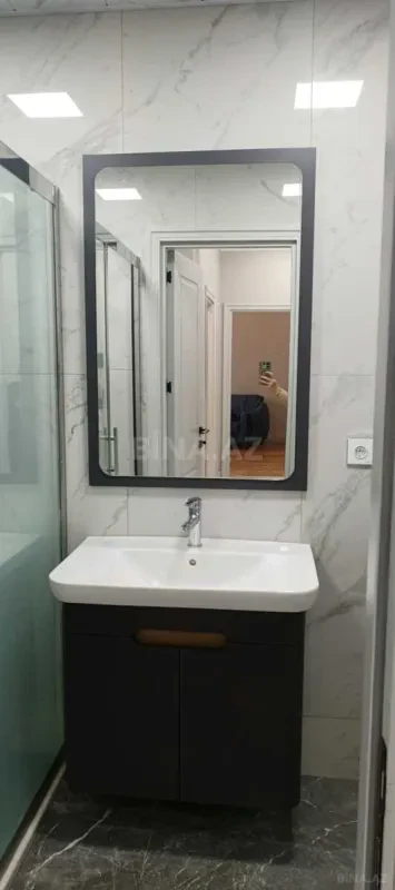 Kirayə verilir 2 otaqlı mənzil 60 m²