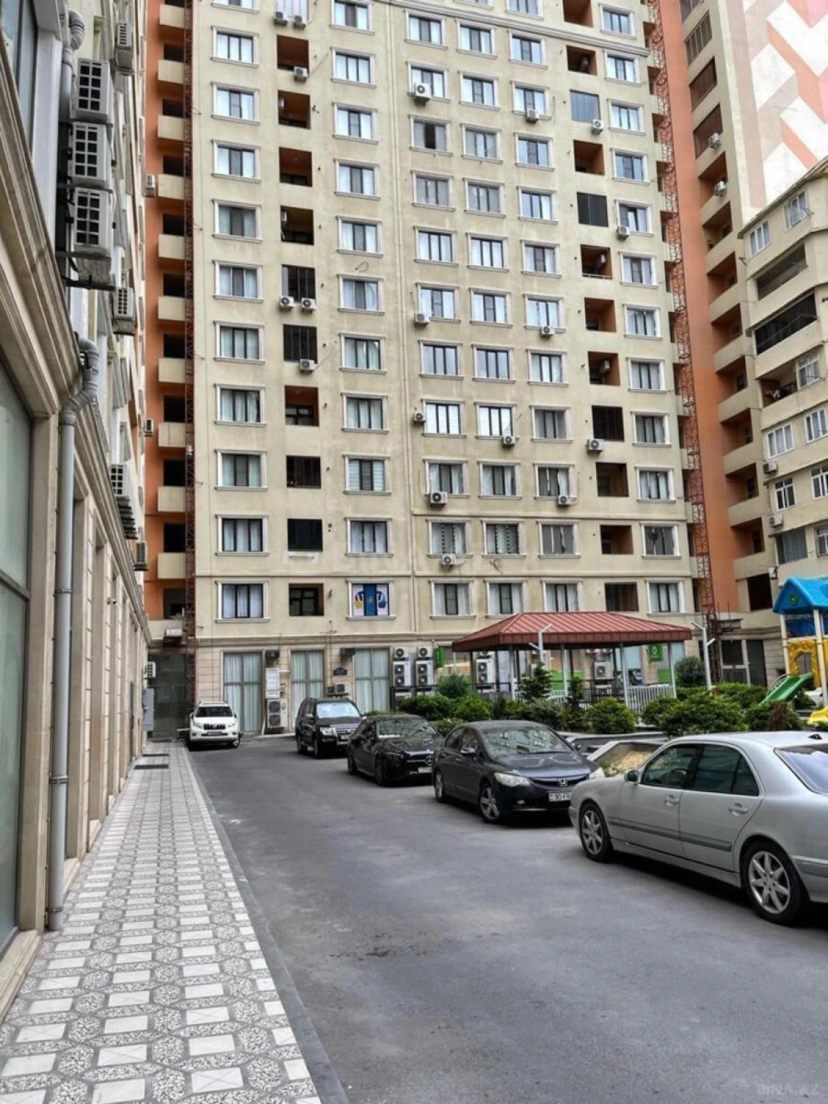 Kirayə verilir 2 otaqlı mənzil 62 m²