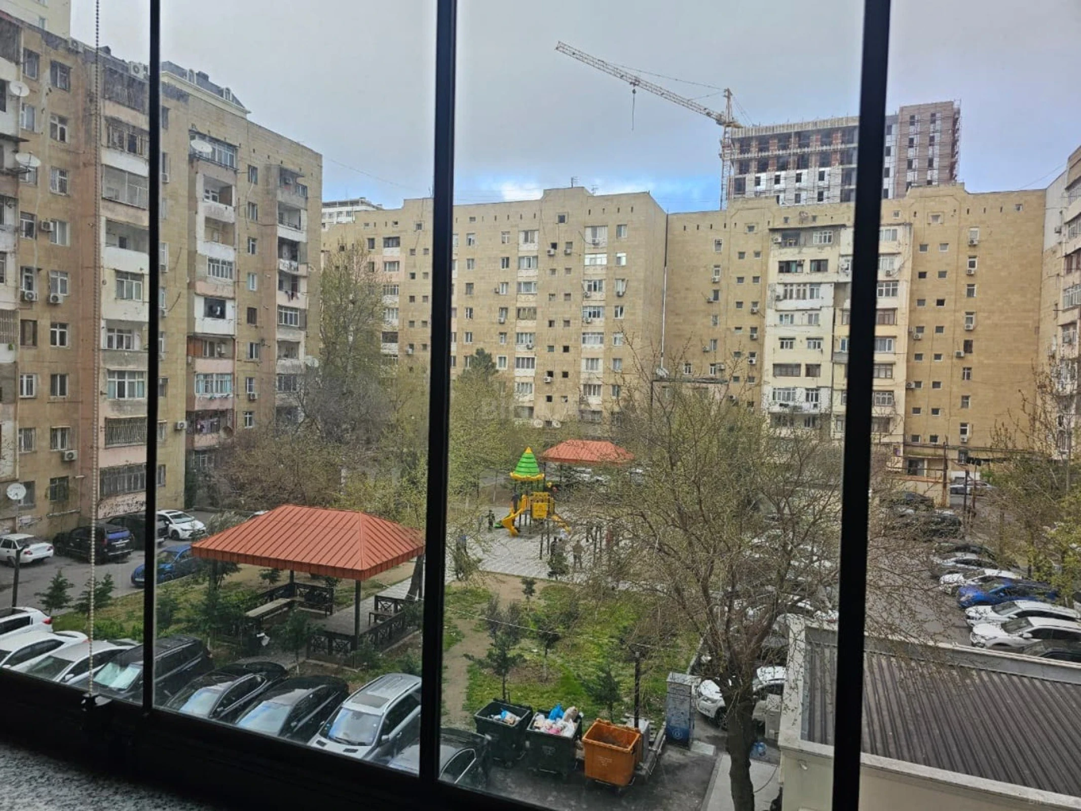 Kirayə verilir 2 otaqlı mənzil 62 m²