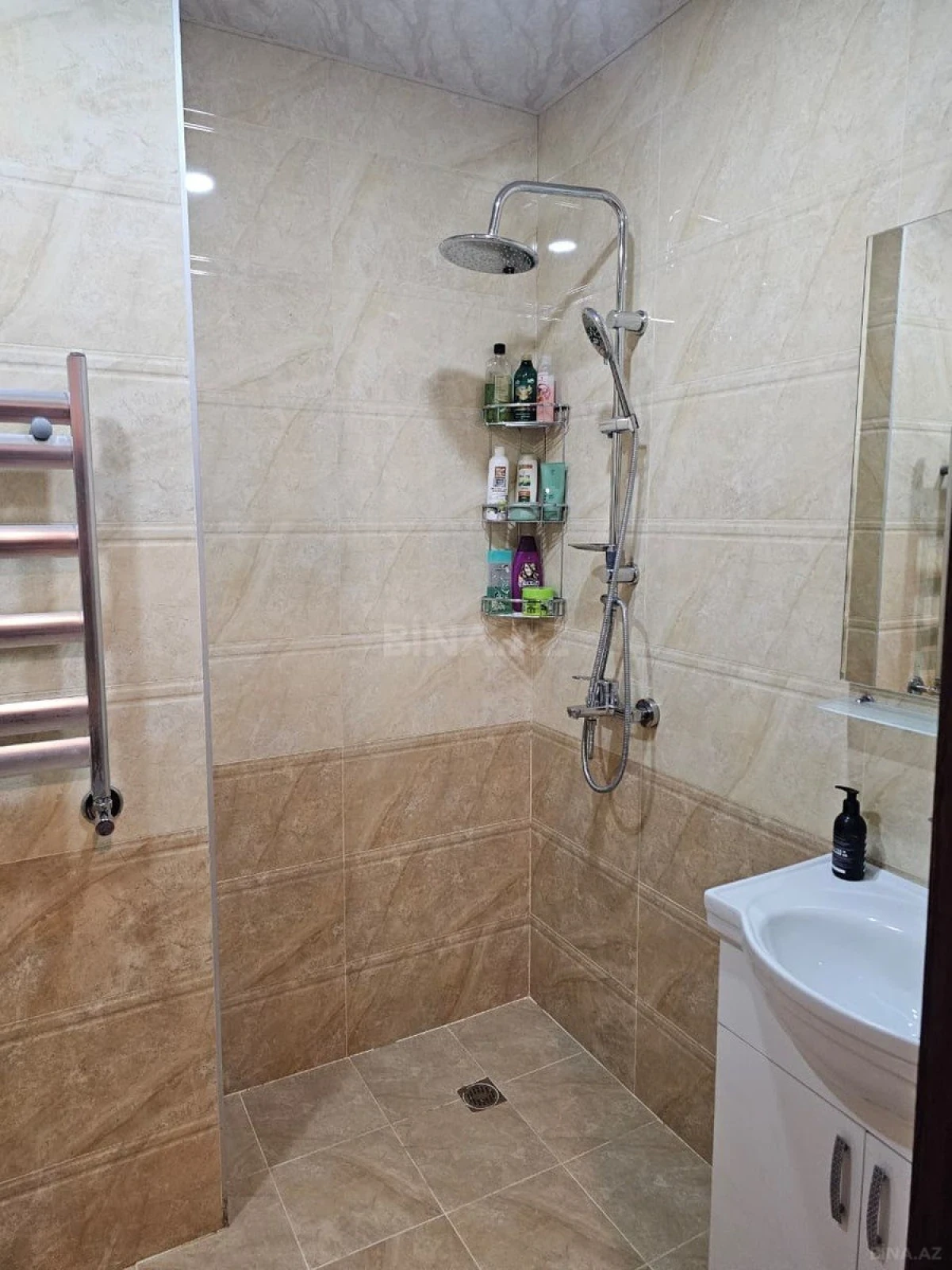 Kirayə verilir 2 otaqlı mənzil 62 m²