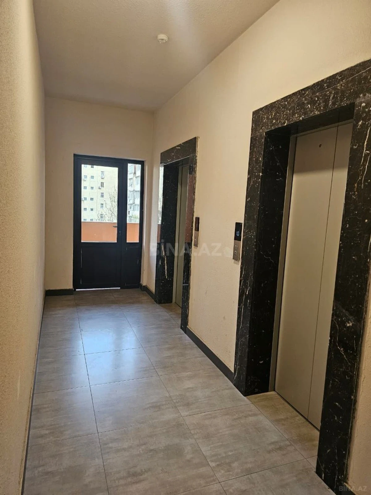 Kirayə verilir 2 otaqlı mənzil 62 m²