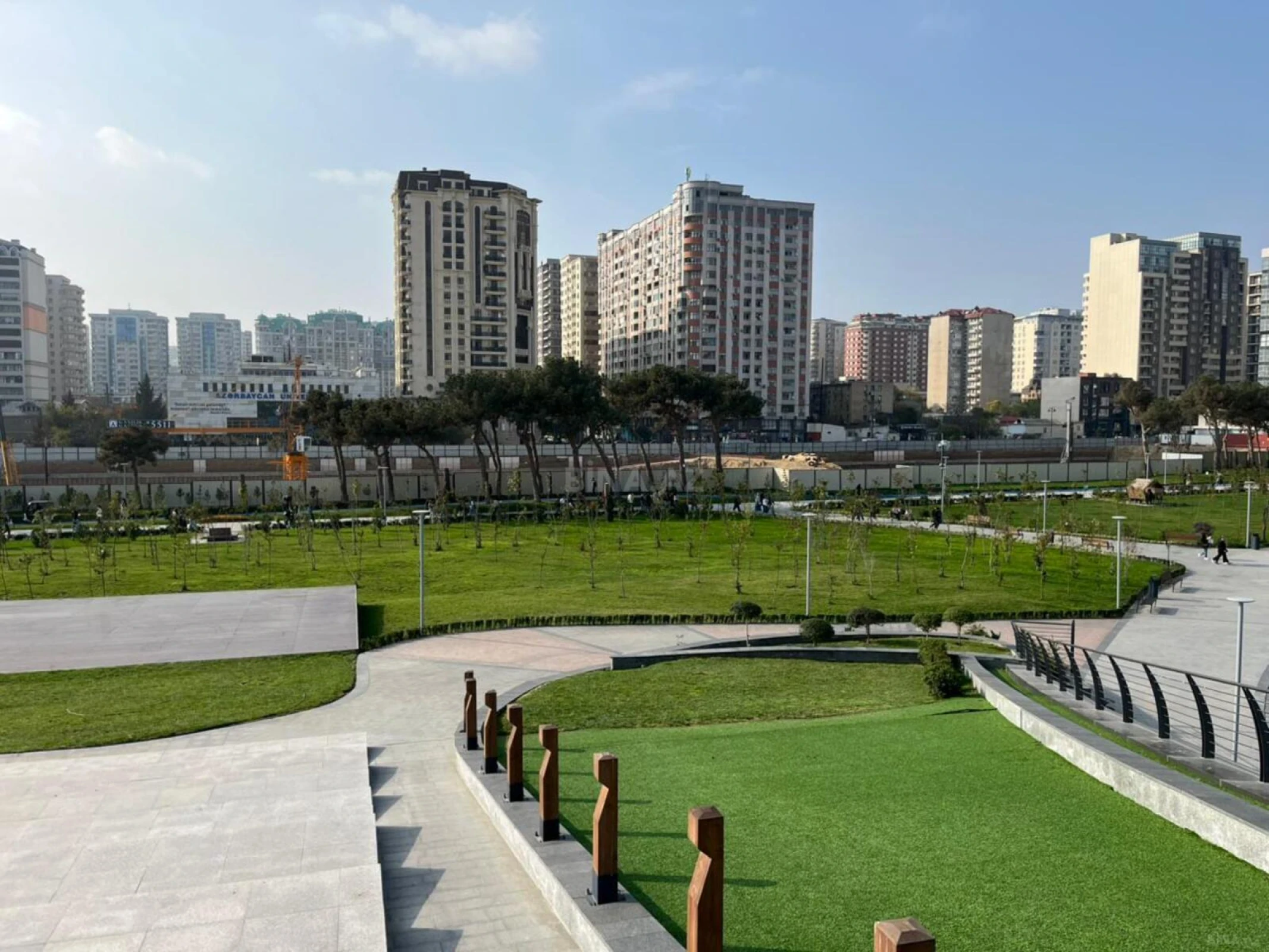 Satılır 3 otaqlı mənzil 125 m²