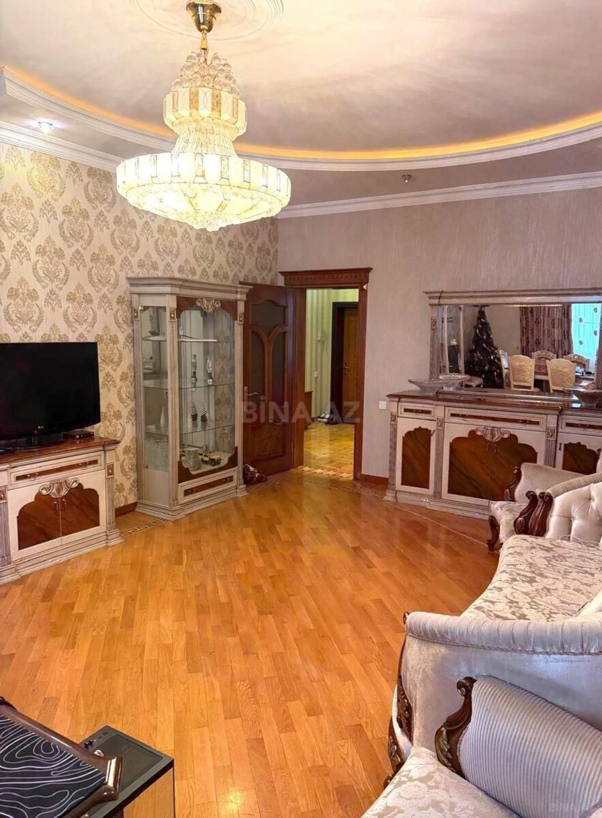 Satılır 3 otaqlı mənzil 125 m²