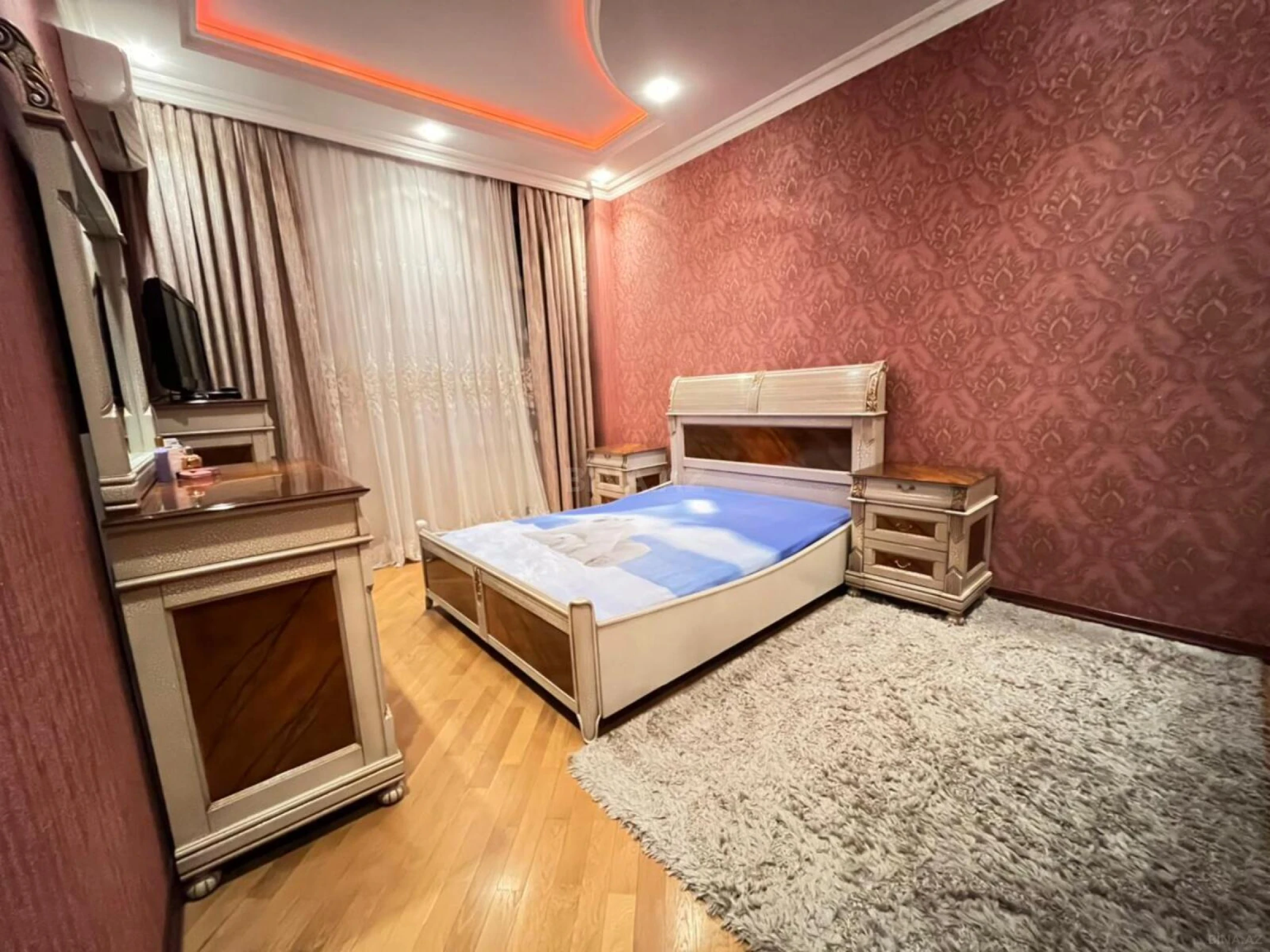 Satılır 3 otaqlı mənzil 125 m²
