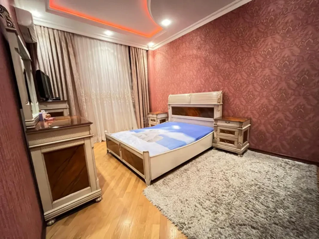 Satılır 3 otaqlı mənzil 125 m²