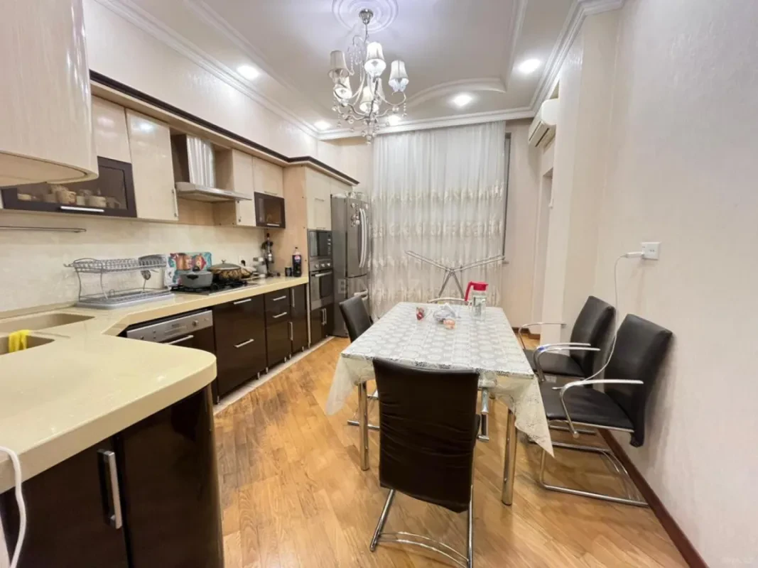 Satılır 3 otaqlı mənzil 125 m²