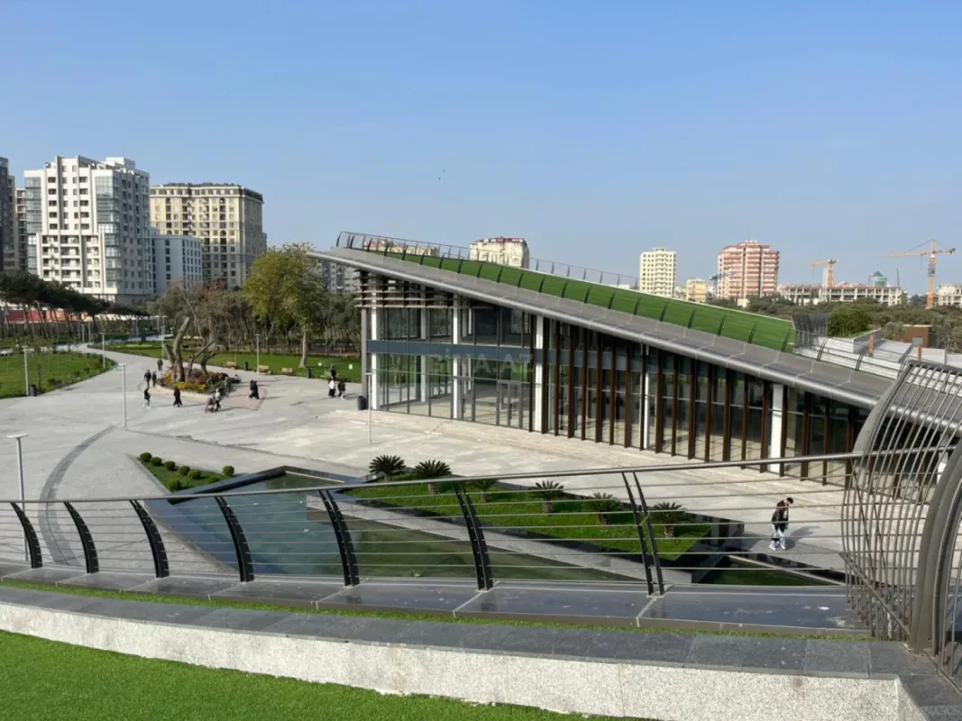 Satılır 3 otaqlı mənzil 125 m²
