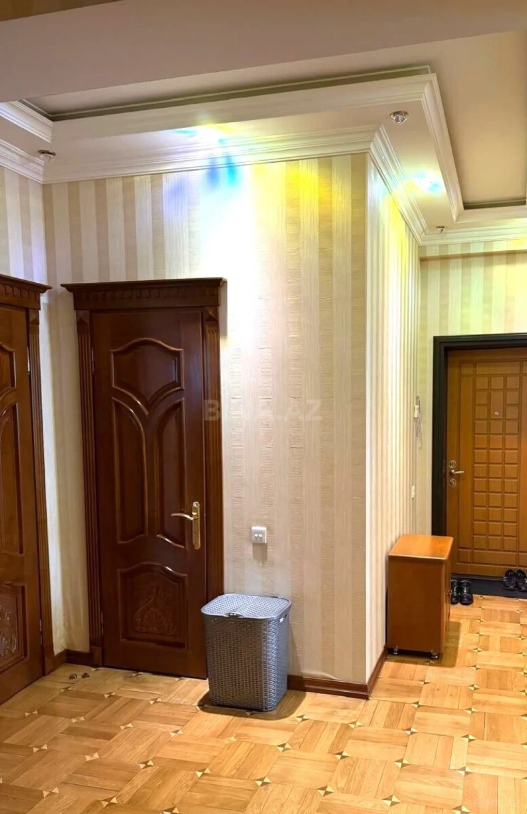 Satılır 3 otaqlı mənzil 125 m²