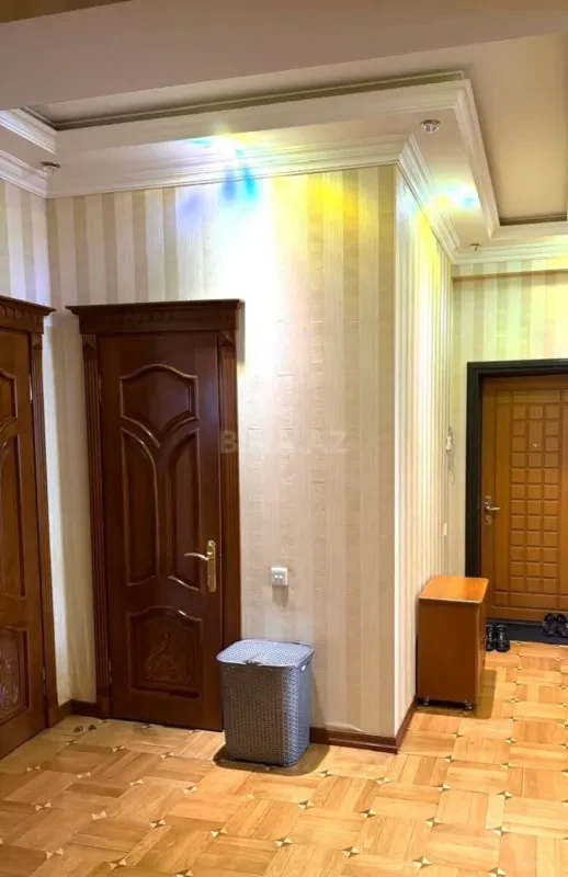Satılır 3 otaqlı mənzil 125 m²