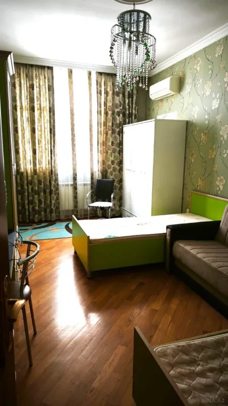 Satılır 3 otaqlı mənzil 125 m²