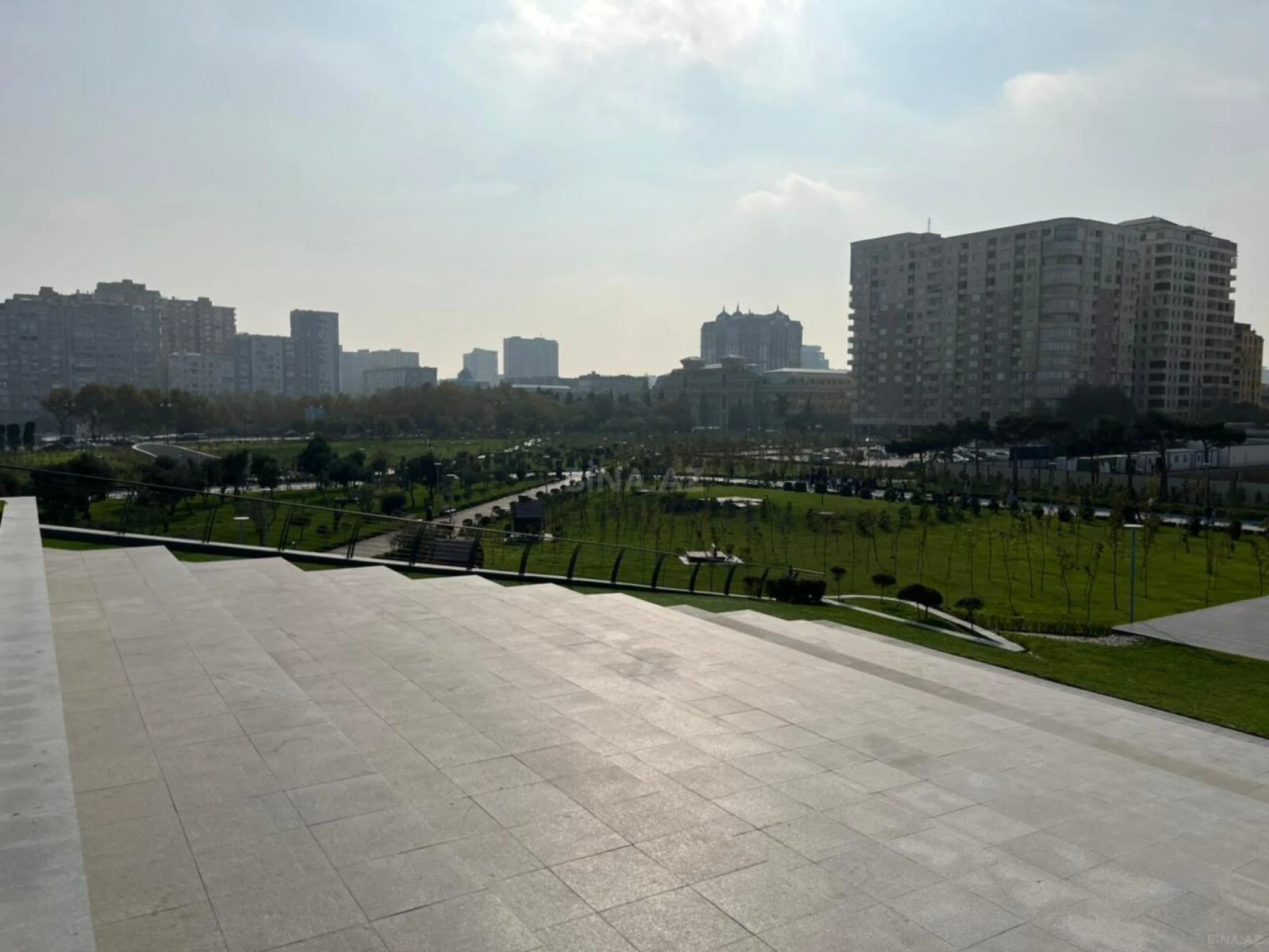 Satılır 3 otaqlı mənzil 125 m²
