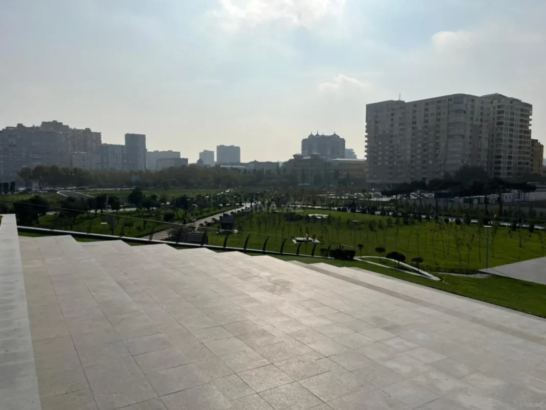 Satılır 3 otaqlı mənzil 125 m²