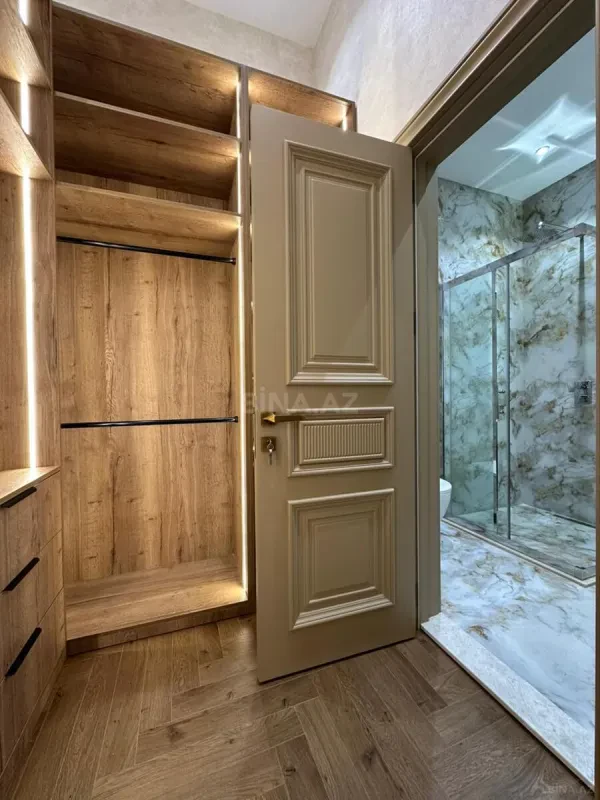 Satılır 5 otaqlı həyət evi 220 m²