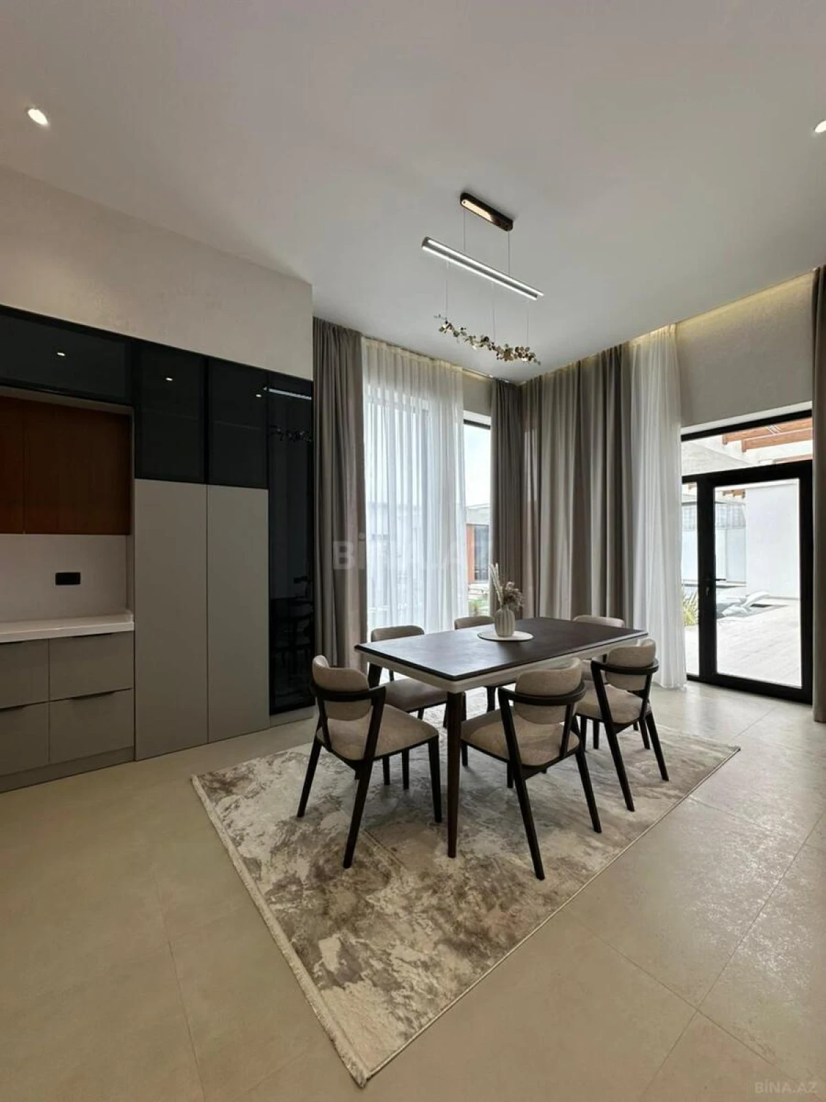 Satılır 5 otaqlı həyət evi 220 m²