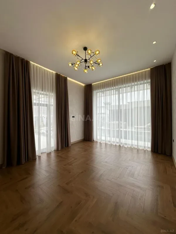 Satılır 5 otaqlı həyət evi 220 m²