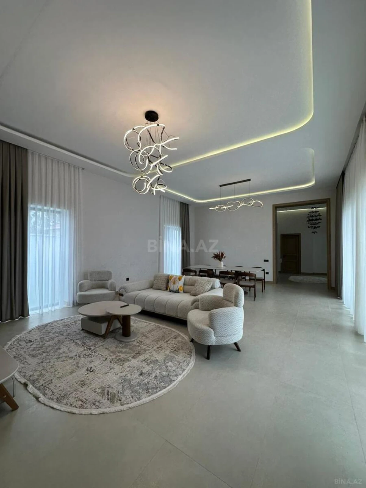 Satılır 5 otaqlı həyət evi 220 m²