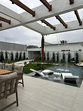 Satılır 5 otaqlı həyət evi 220 m²
