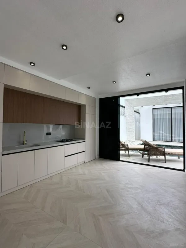 Satılır 5 otaqlı həyət evi 220 m²