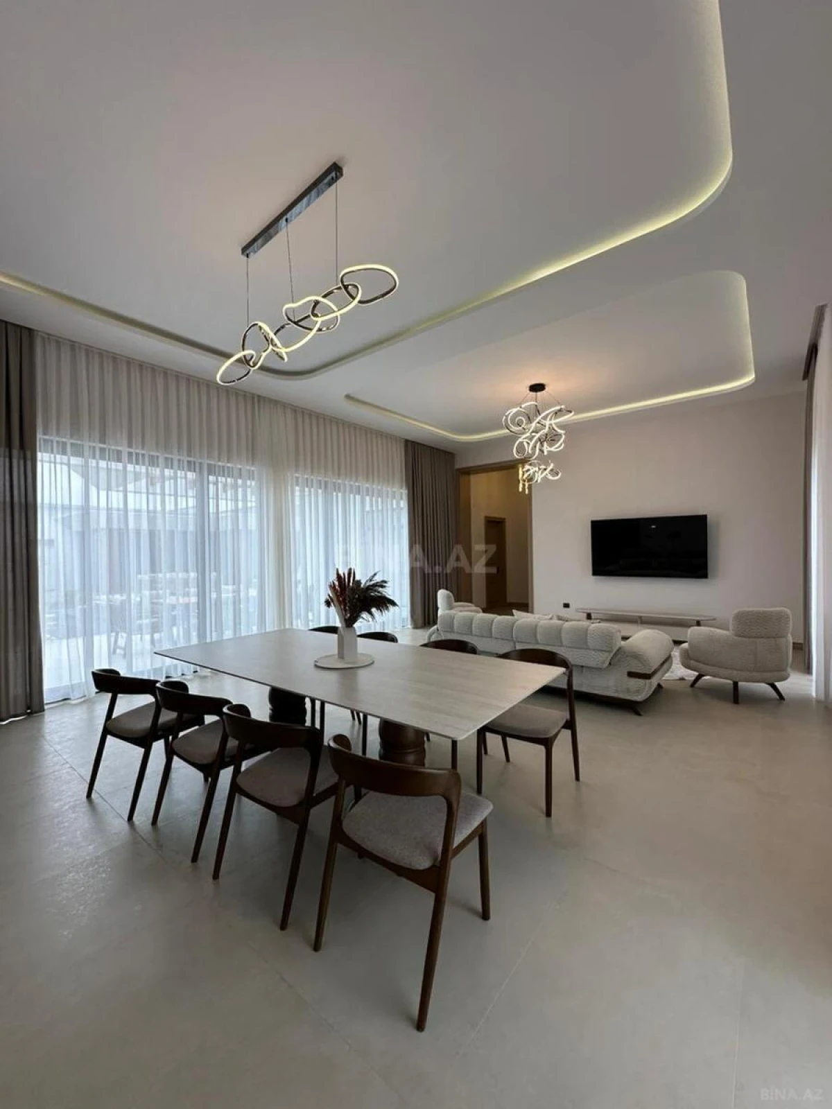 Satılır 5 otaqlı həyət evi 220 m²
