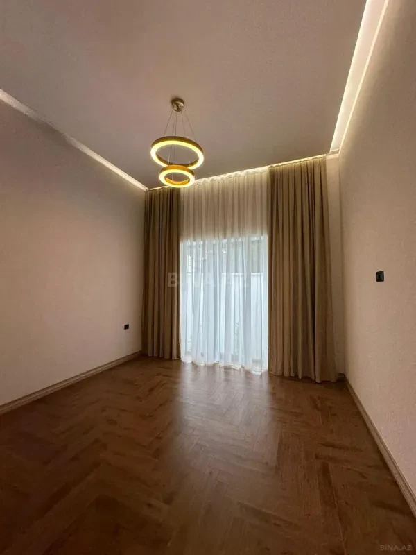Satılır 5 otaqlı həyət evi 220 m²