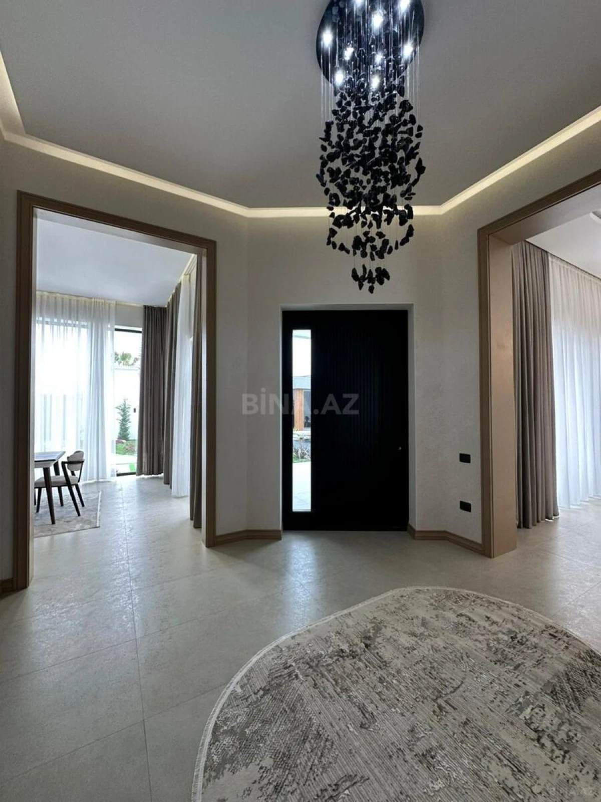 Satılır 5 otaqlı həyət evi 220 m²