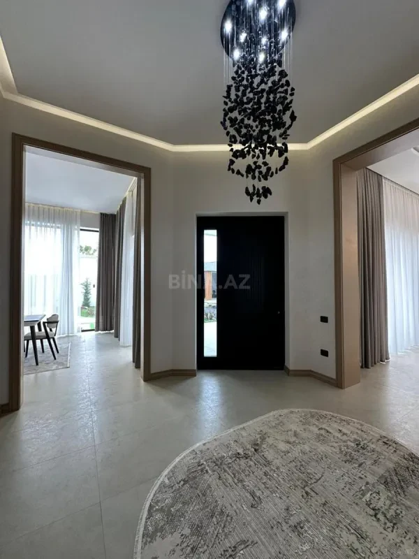 Satılır 5 otaqlı həyət evi 220 m²