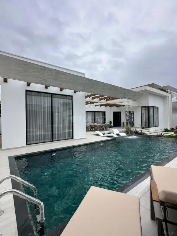 Satılır 5 otaqlı həyət evi 220 m²