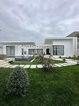 Satılır 5 otaqlı həyət evi 220 m²