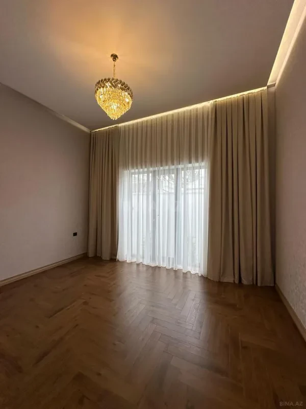 Satılır 5 otaqlı həyət evi 220 m²