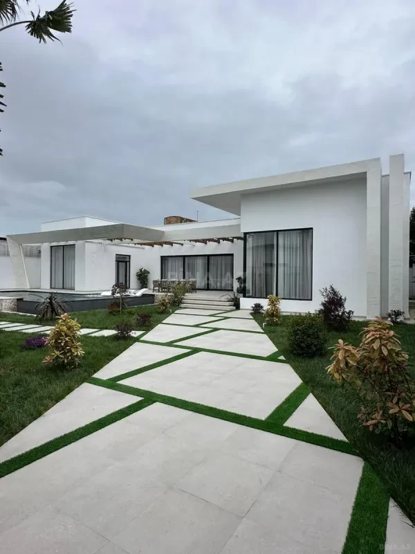 Satılır 5 otaqlı həyət evi 220 m²