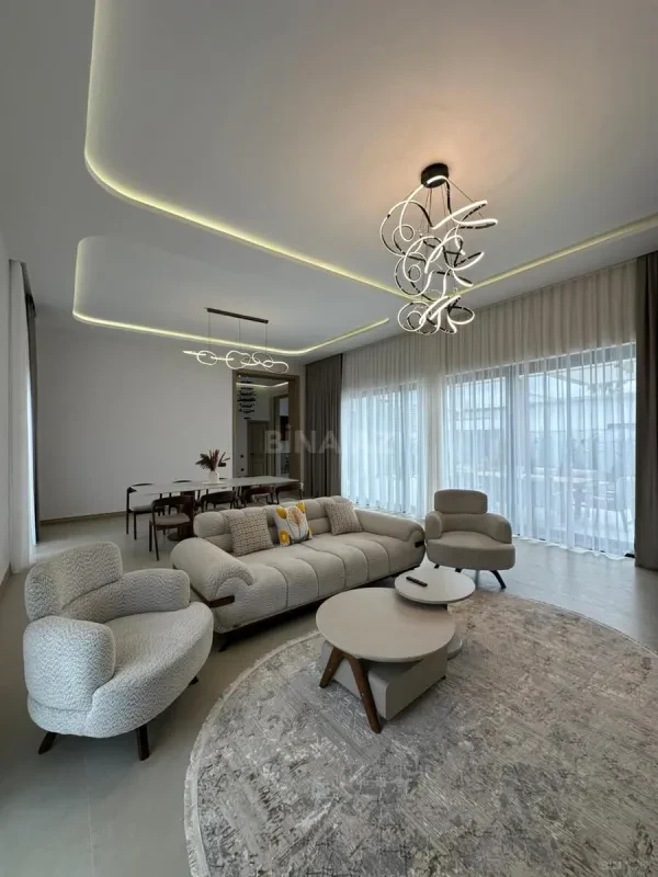 Satılır 5 otaqlı həyət evi 220 m²