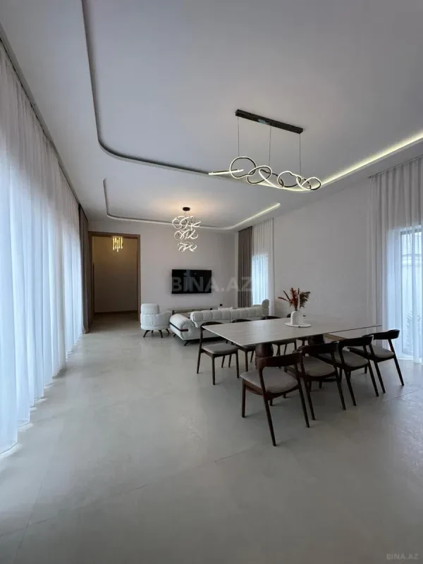 Satılır 5 otaqlı həyət evi 220 m²