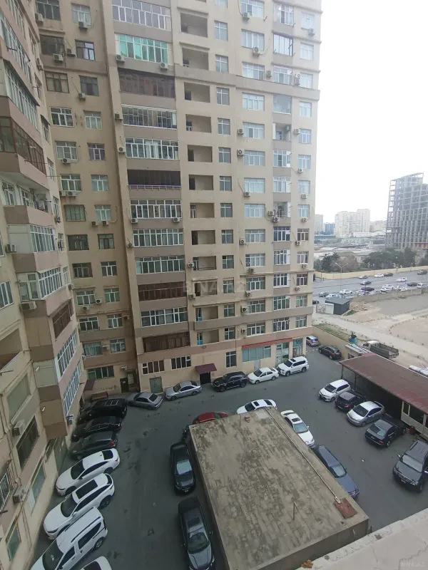 Kirayə verilir 3 otaqlı mənzil 132 m²