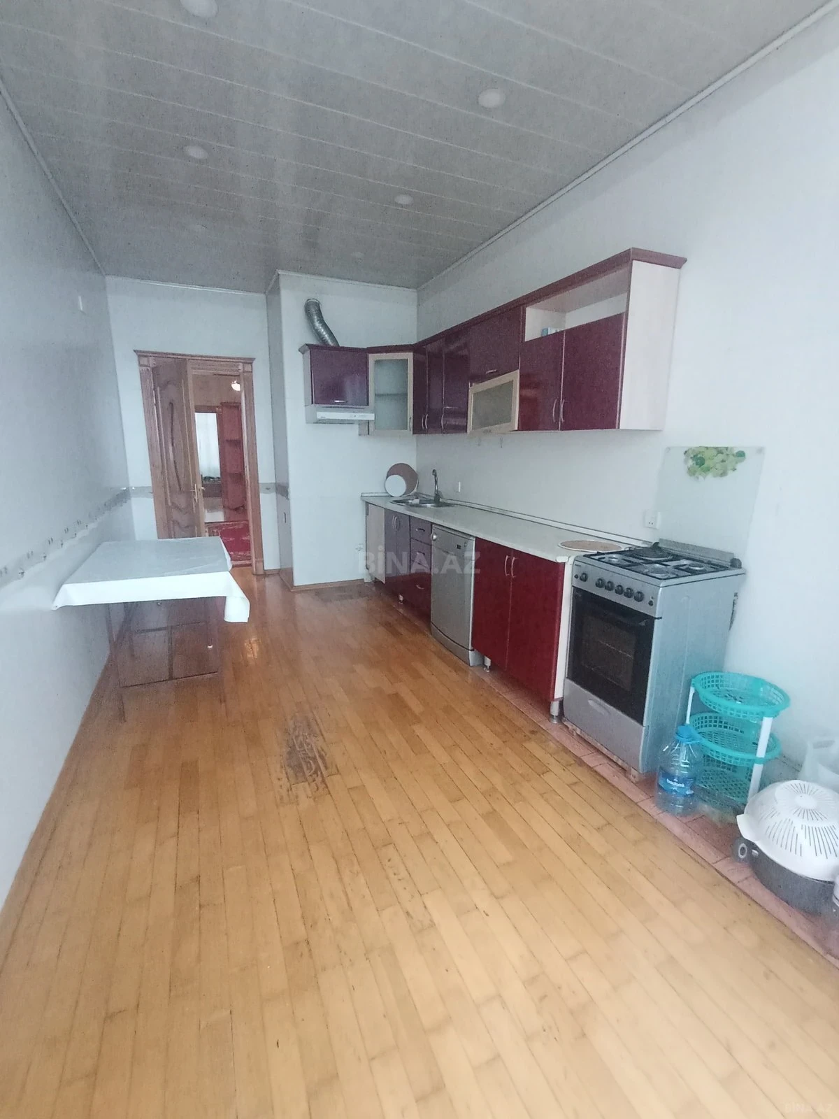 Kirayə verilir 3 otaqlı mənzil 132 m²