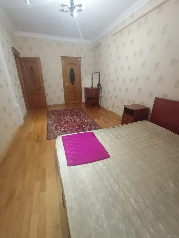 Kirayə verilir 3 otaqlı mənzil 132 m²